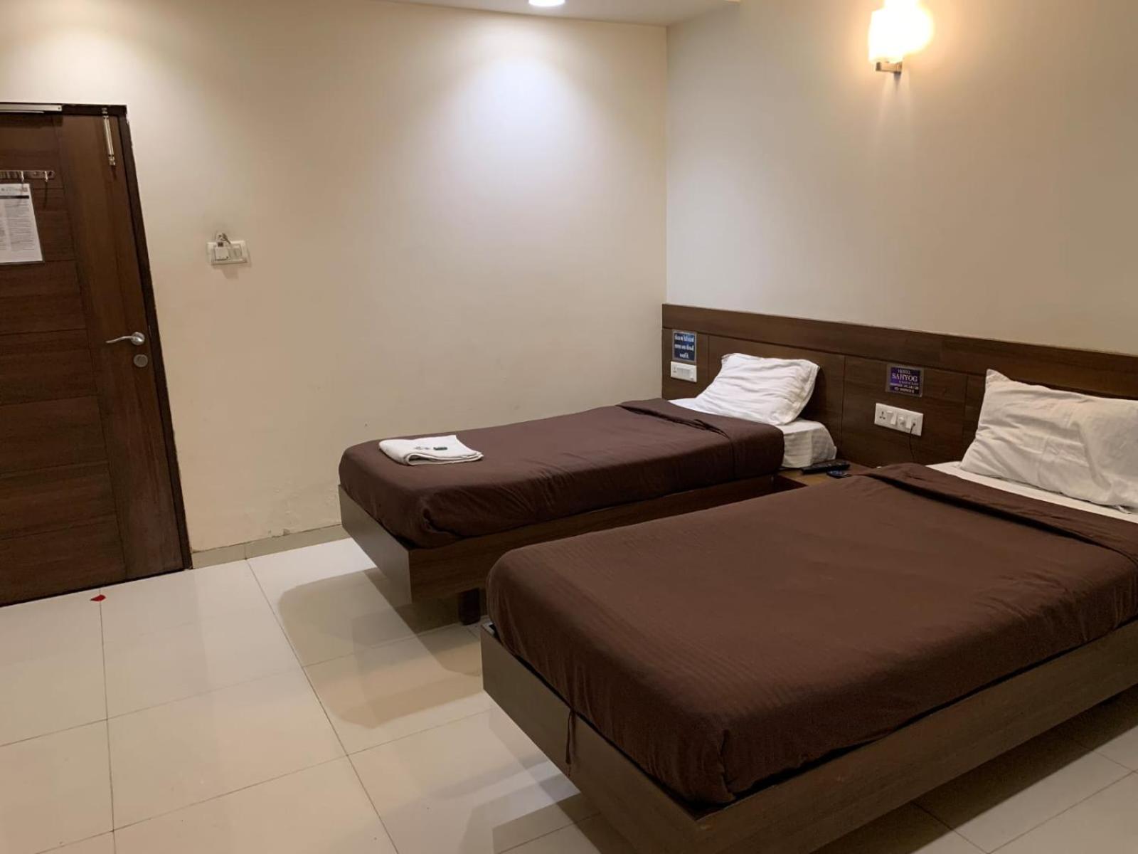 Hotel Sahyog Padra  ภายนอก รูปภาพ